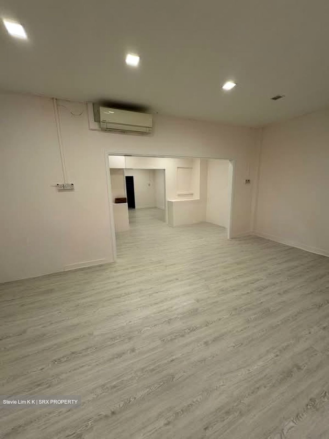 Goldhill Shopping Centre (D11), Retail #592354151